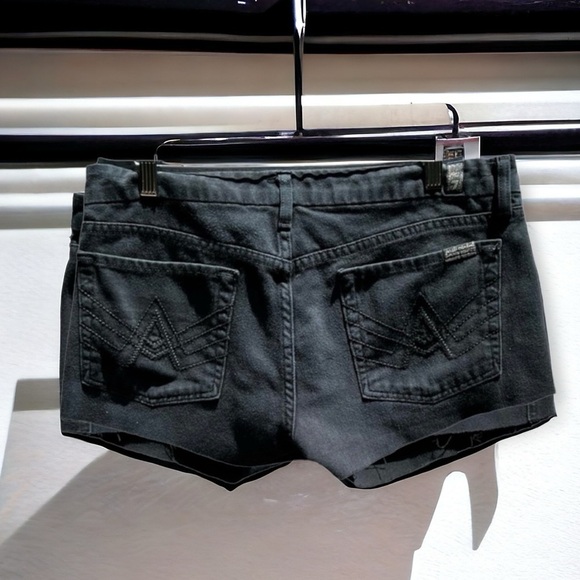 🌻7 For All Mankind "A" Pocket Cutoff Black Jean Shorts Size 31 - Picture 1 of 8